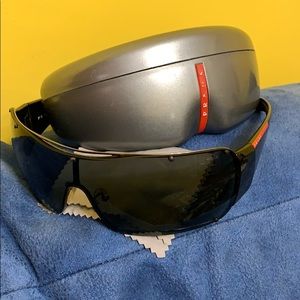 PRADA MAN’S SUNGLASSES 😎